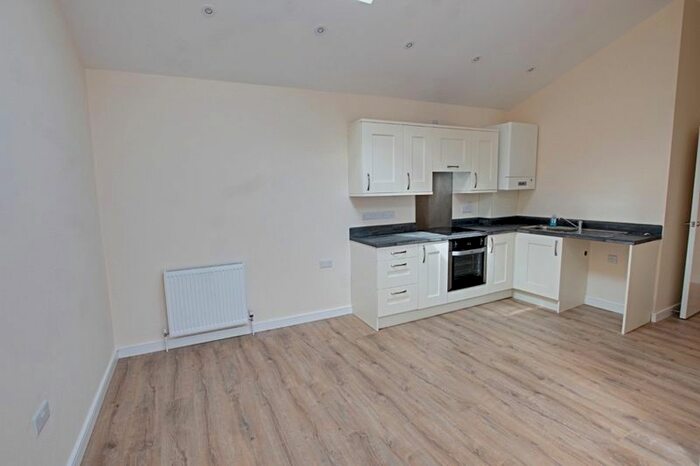1 Bedroom Flat To Rent In High Street, Twerton, Bath, BA2