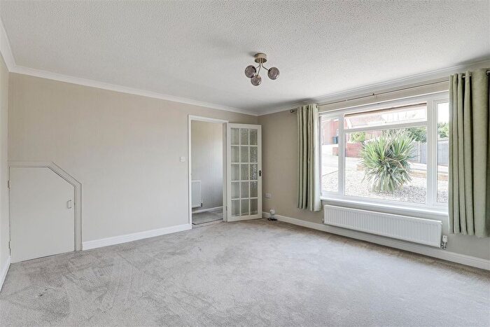 3 Bedroom Semi-Detached House To Rent In Osgood Road, Arnold, Nottingham, NG5