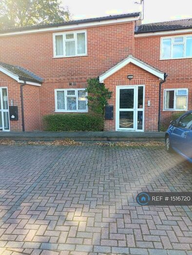 1 Bedroom Flat To Rent In Brocas Road, Burghfield Common, Reading, RG7