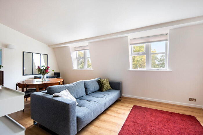 2 Bedroom Flat For Sale In Cable Street, London, E1