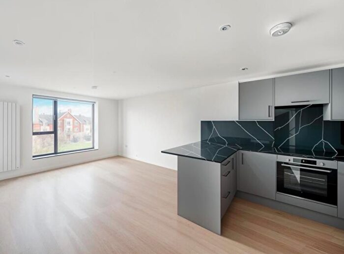 2 Bedroom Flat To Rent In Beagle Close, Mill Hill, NW7