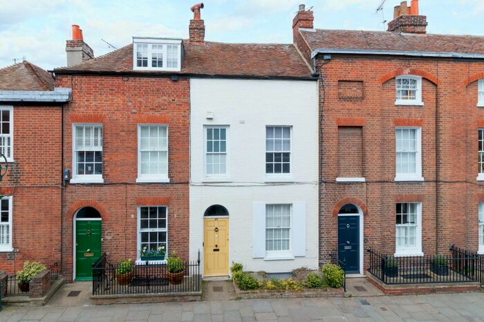 3 Bedroom Terraced House To Rent In Castle Street, Canterbury, CT1
