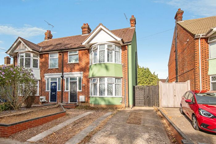 3 Bedroom Semi Detached House For Sale In Clapgate Lane, Ipswich, IP3