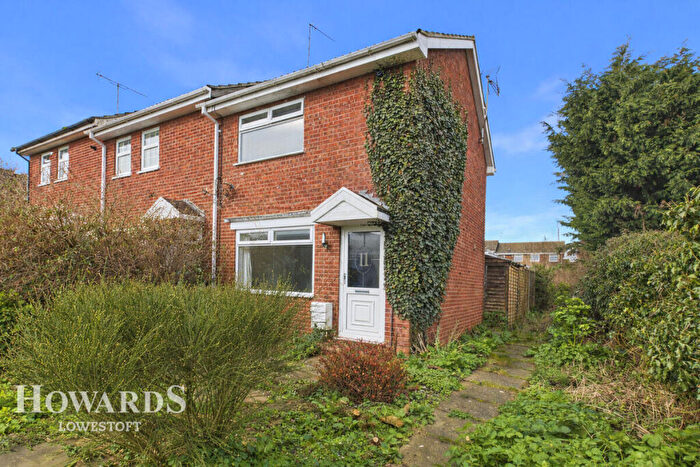 2 Bedroom End Of Terrace House For Sale In Lowlands Close, Kessingland, NR33