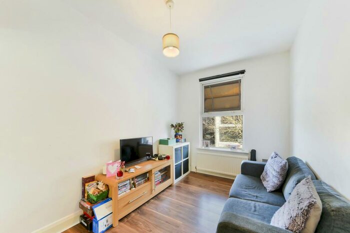 1 Bedroom Apartment To Rent In Fonthill Road, Finsbury Park, London, N4