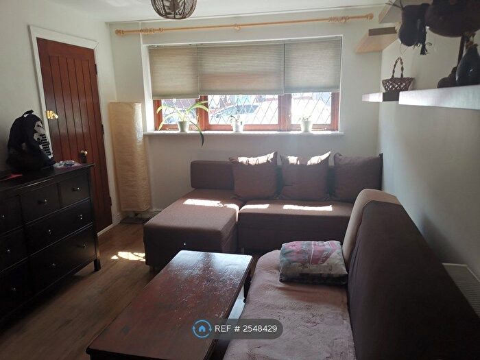 Studio To Rent In Cairnfield Avenue, London, NW2