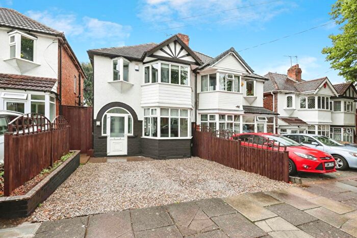 3 Bedroom Semi-Detached House For Sale In Anstey Road, Great Barr, Birmingham, B44
