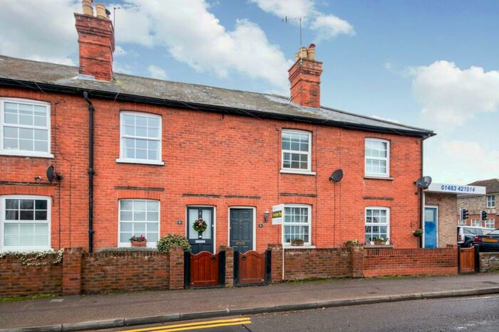 2 Bedroom House To Rent In Godalming, Surrey, GU7