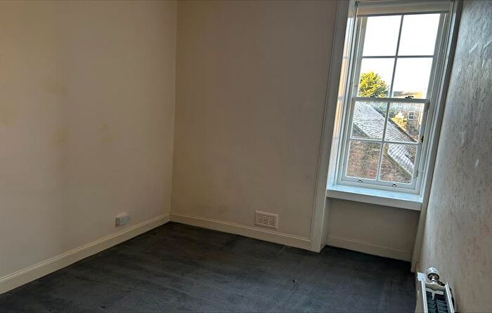 1 Bedroom Apartment To Rent In , Lorne Place, Edinburgh, F3
