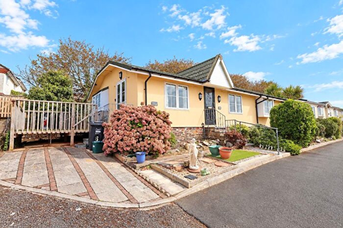 2 Bedroom Park Home For Sale In Holt Crescent, Tregunnel Park, TR7