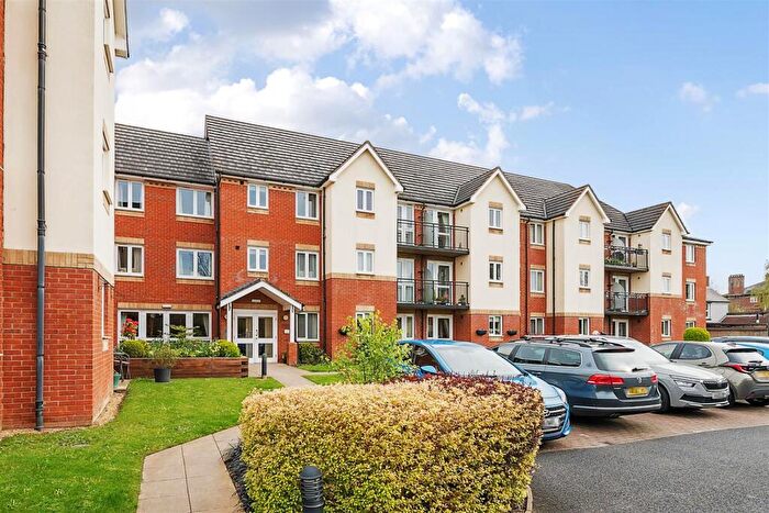 1 Bedroom Retirement Property For Sale In Spicer Lodge, Stourbridge, DY8