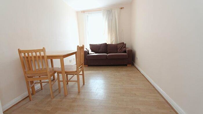 1 Bedroom Flat To Rent In Balls Pond Road, Dalston, N1