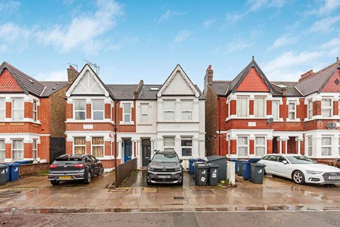 1 Bedroom Flat For Sale In Melbourne Avenue, Ealing, W13