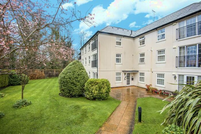 3 Bedroom Apartment To Rent In Ockham Road South, East Horsley, KT24