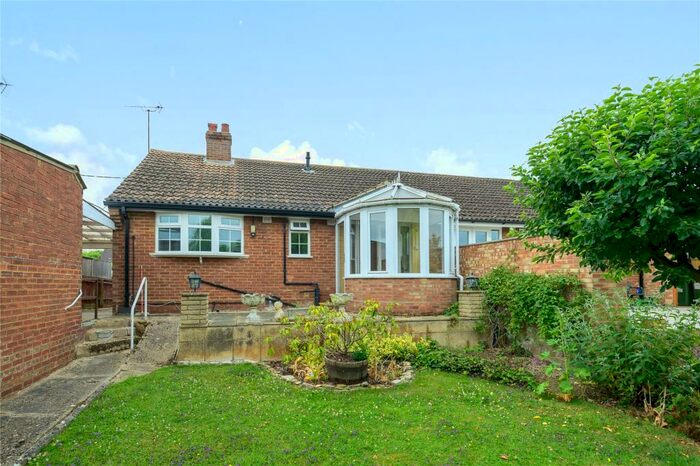 2 Bedroom Bungalow For Sale In Parkway, Woburn Sands, Milton Keynes, Buckinghamshire, MK17