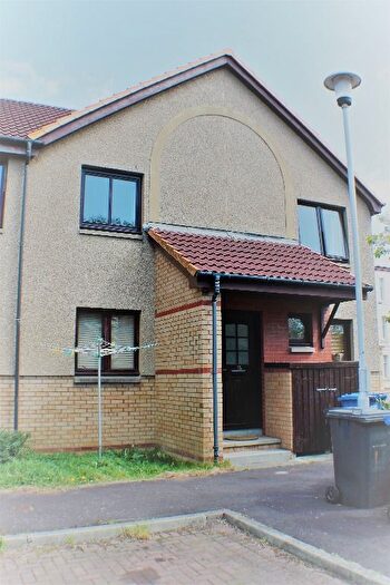 2 Bedroom Flat To Rent In Colton Court, Dunfermline, Fife, KY12
