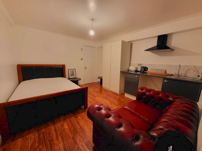 Studio To Rent In Rectory Square, Stepney Green, E1