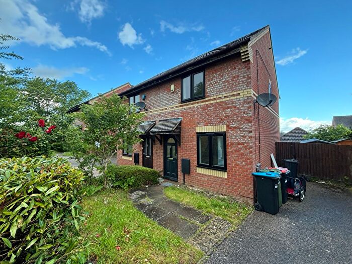 2 Bedroom Semi Detached House To Rent In Sweetlands Corner, Milton Keynes, MK7