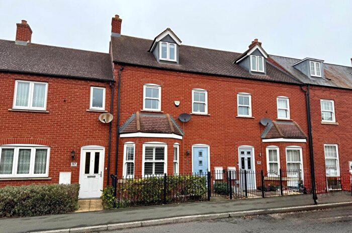 4 Bedroom Terraced House For Sale In Valerian Way, Stotfold, Hitchin, SG5