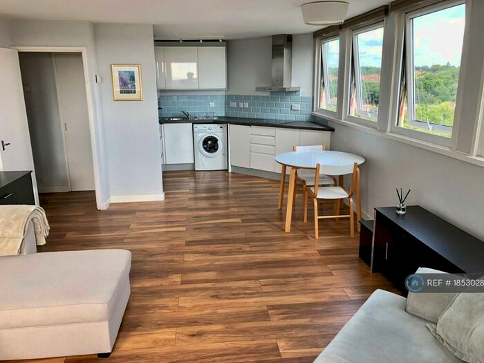 1 Bedroom Flat To Rent In Woodford Green, Essex, IG8