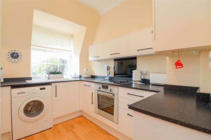 2 Bedroom Retirement Property For Sale In Guildford Road, Horsham, RH12