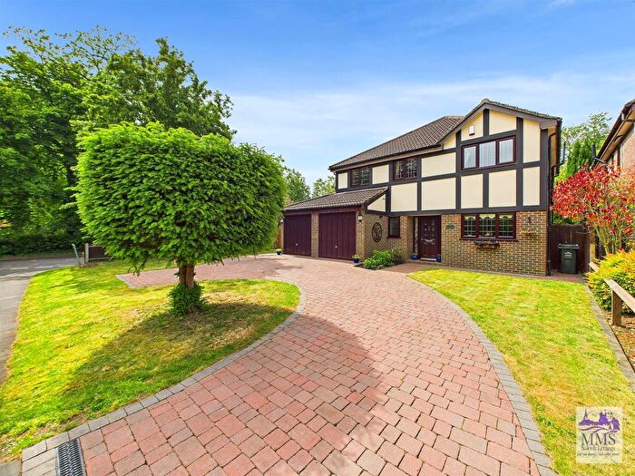 4 Bedroom Detached House For Sale In Southfleet Avenue, Longfield, DA3