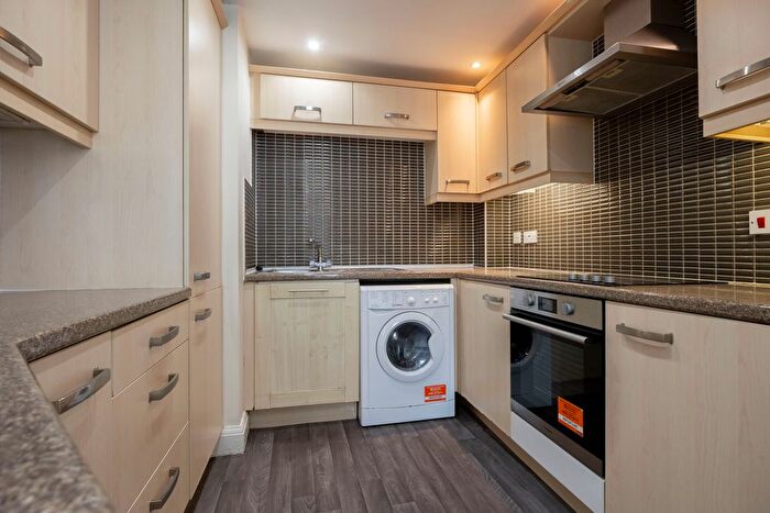 2 Bedroom Flat To Rent In Farm Street, Gloucester, GL1