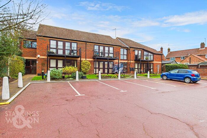 2 Bedroom Flat For Sale In St. Marys Court, Church Street, Diss, IP22