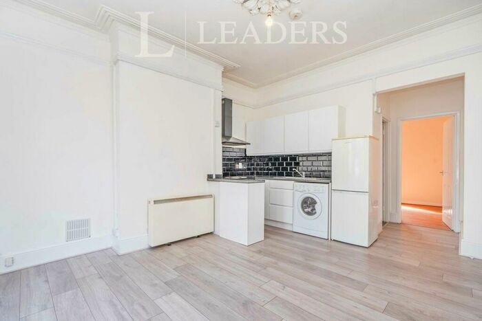 1 Bedroom Flat To Rent In Alma Road - Southampton -, SO14