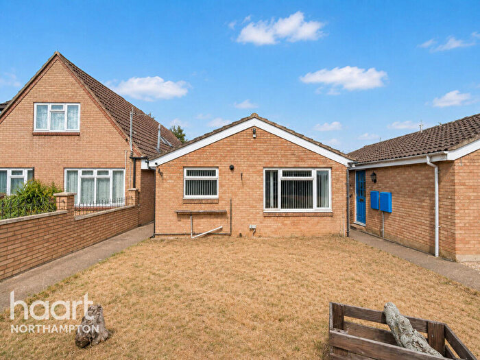 2 Bedroom Detached Bungalow For Sale In Kettering Road North, Northampton, NN3