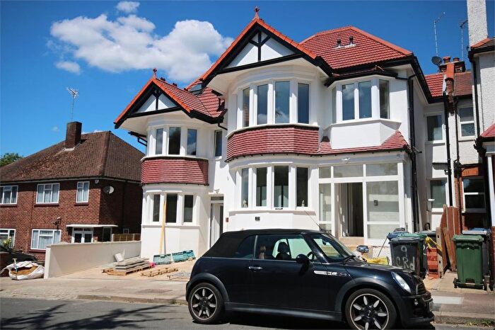 1 Bedroom Flat To Rent In Avondale Avenue, North Finchley, N12