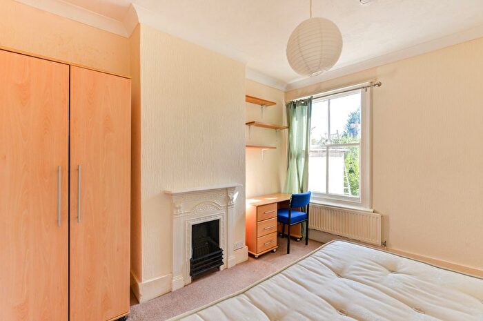 5 Bedroom Semi-detached House To Rent In Brading Road, Brighton, BN2