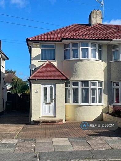 3 Bedroom Semi-Detached House To Rent In Sheridan Road, Bexleyheath, DA7