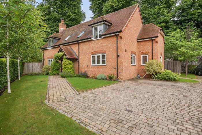 4 Bedroom Detached House For Sale In Henley Road, Marlow, SL7