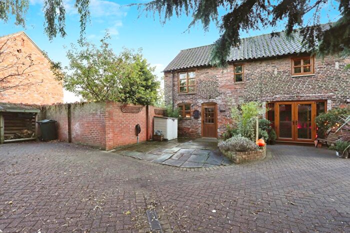 3 Bedroom Character Property For Sale In High Street, Austerfield, Doncaster, DN10