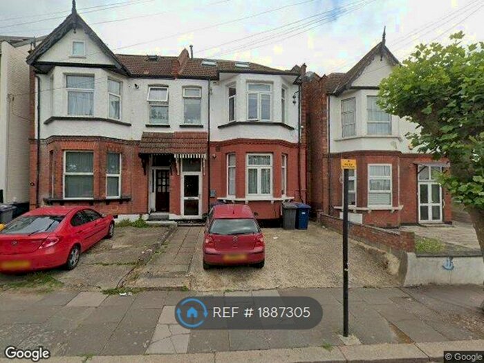 Studio To Rent In Mount Rd Hendon, London, NW4