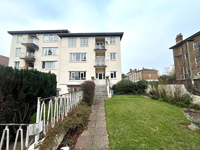 2 Bedroom Flat To Rent In Vogue Court, - Widmore Road, Bromley, Kent, BR1