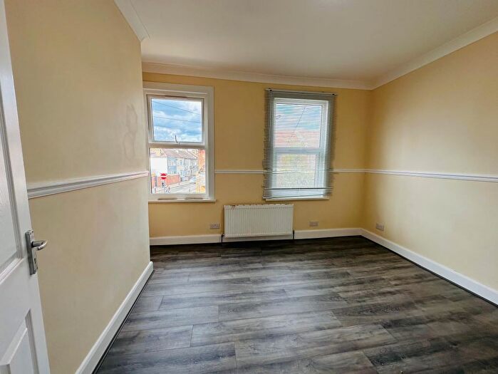 1 Bedroom Flat To Rent In Church Road, Manor Park, London, E12