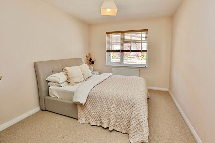 2 Bedroom Bungalow For Sale In Rother Dale, Southampton, Hampshire, SO19