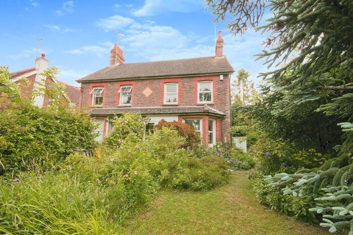 3 Bedroom Property For Sale In New Road, Herstmonceux, Hailsham, BN27