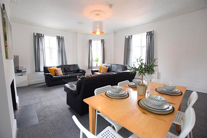 7 Bedroom Flat To Rent In Melville Street - Student House - /, LN5