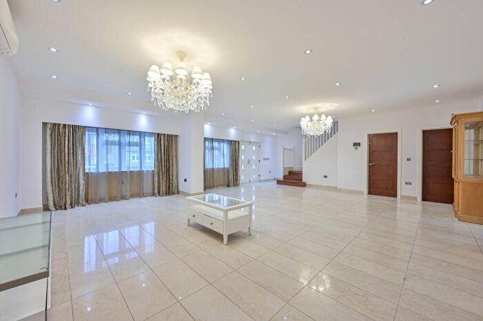 5 Bedroom Semi Detached House For Sale In Thurleston Avenue, Morden, SM4