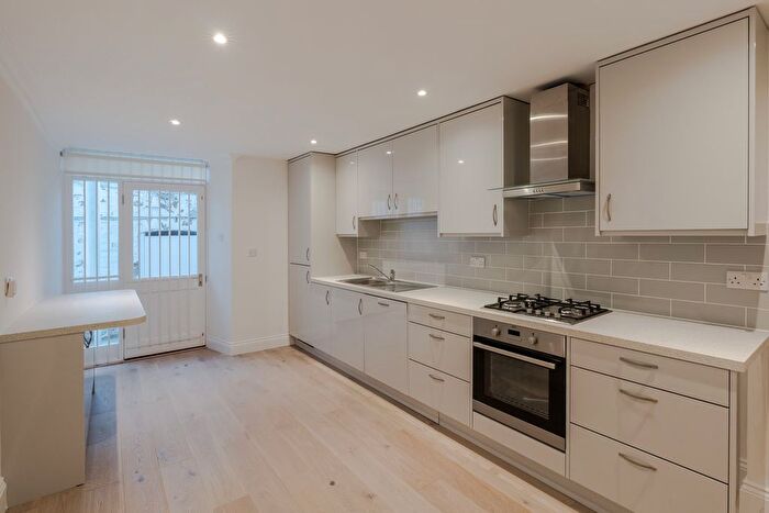 2 Bedroom Flat To Rent In Bryanston Square, Marylebone, London, W1H