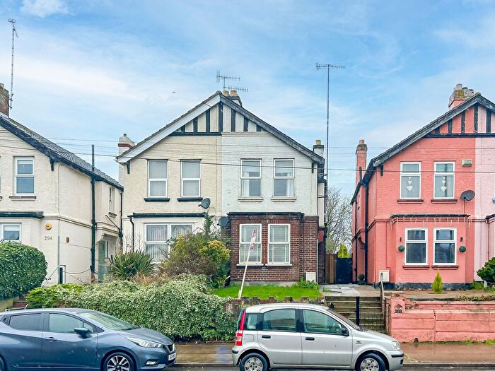 3 Bedroom Semi-Detached House To Rent In Wherstead Road, Ipswich, IP2