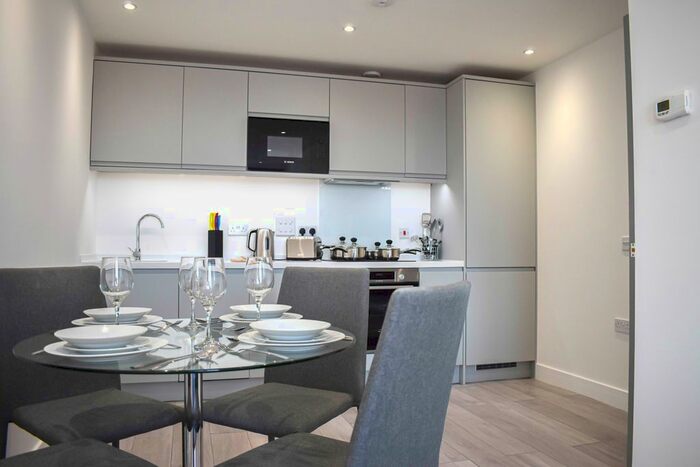 1 Bedroom Flat To Rent In Carlton House, New London Road, Chelmsford, Essex, CM2