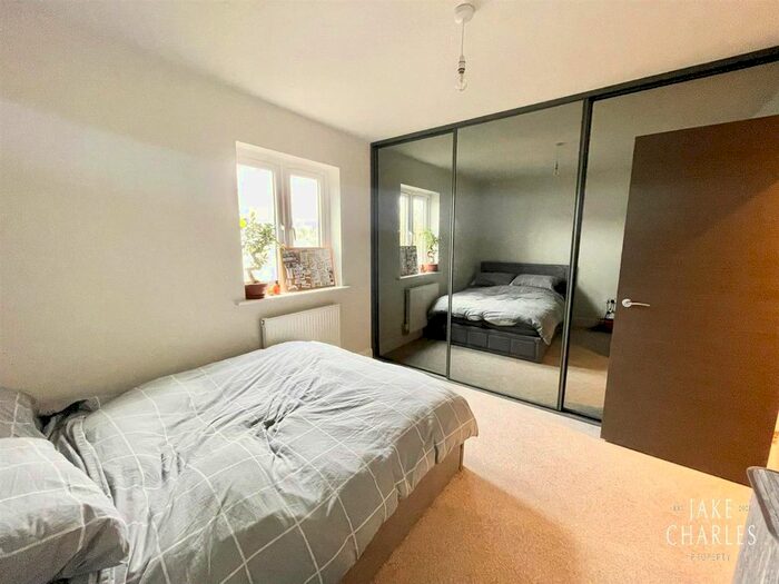 1 Bedroom Flat To Rent In Woodland Court, Soothouse Spring, St. Albans, AL3