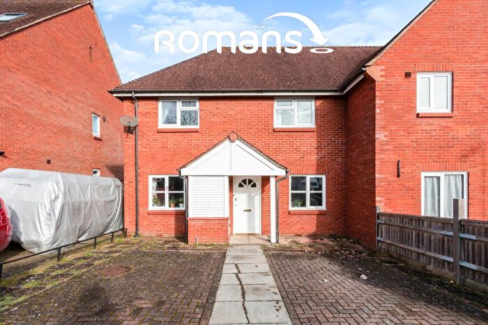 2 Bedroom Semi Detached House To Rent In Waterlily Close, Basingstoke, RG21