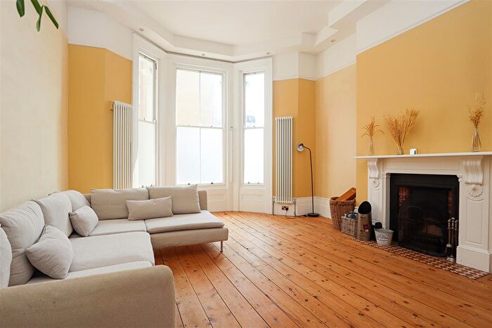 1 Bedroom Flat To Rent In Warrior Gardens, St. Leonards-On-Sea, TN37