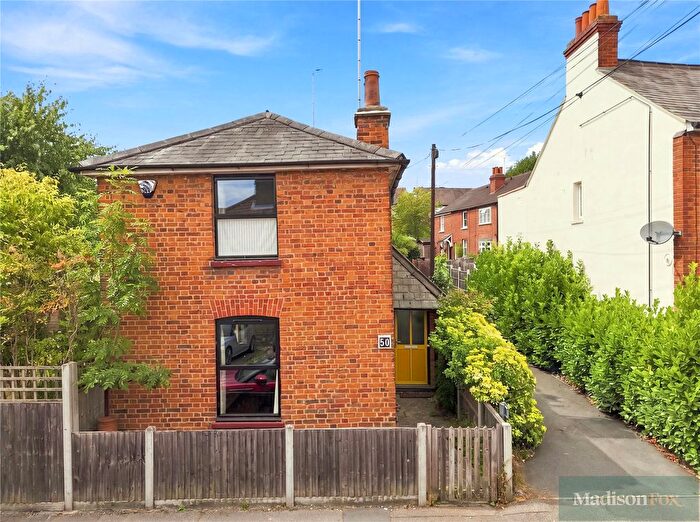 3 Bedroom Detached House For Sale In Smarts Lane, Loughton, Essex, IG10