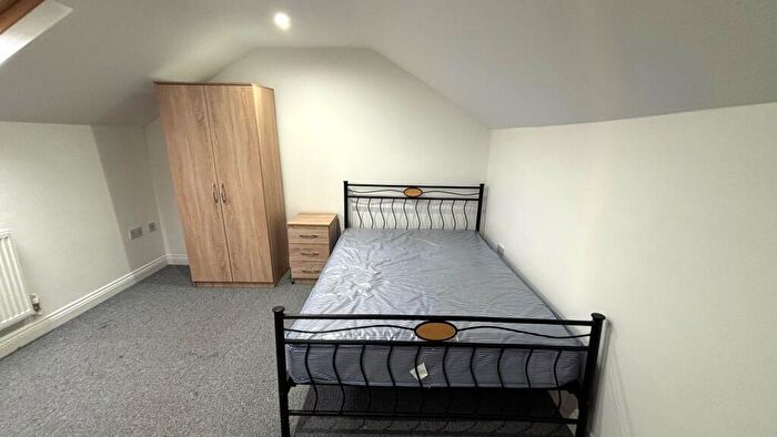 2 Bedroom Flat To Rent In Alfreton Road, NG7
